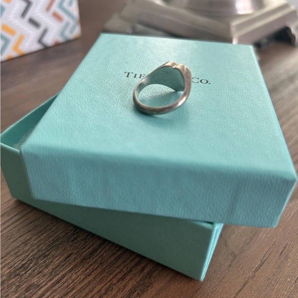 Tiffany & Co. Signet Silver Heart Ring - Picture 4 of 6
